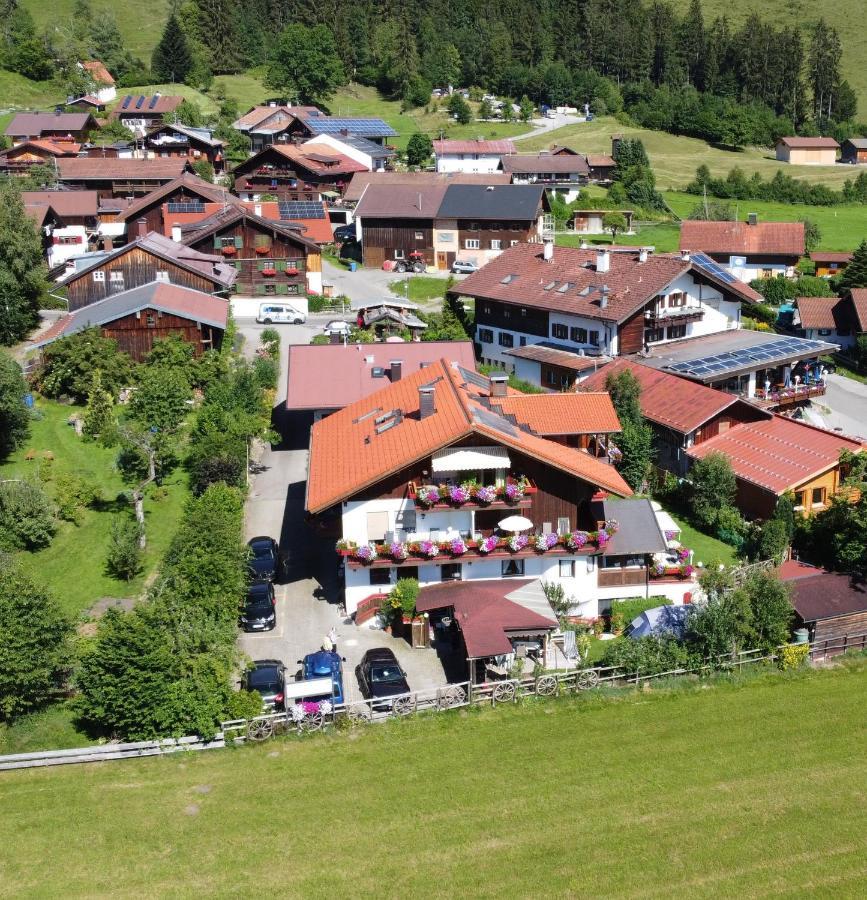 Апартаменты Gastehaus Luise Оберстдорф Экстерьер фото